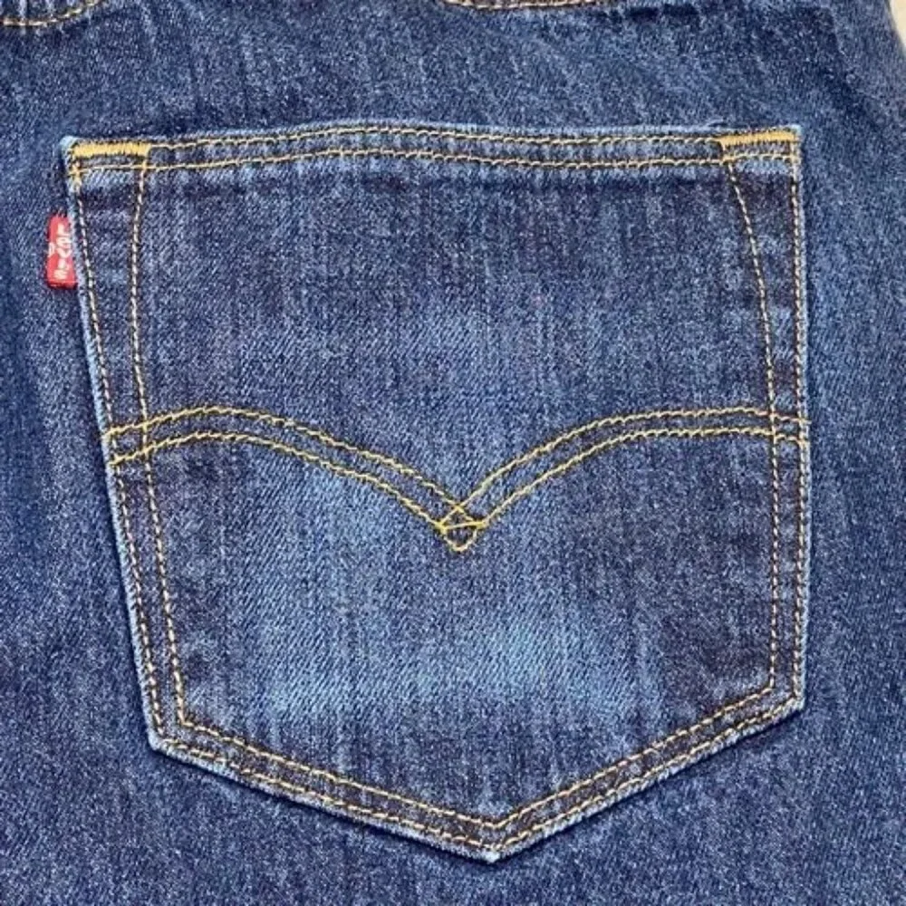 Levi's 501 Jeans Men's (36x30 Tag) Blue Straight Reg Button Fly Jean (35x29 Fit)